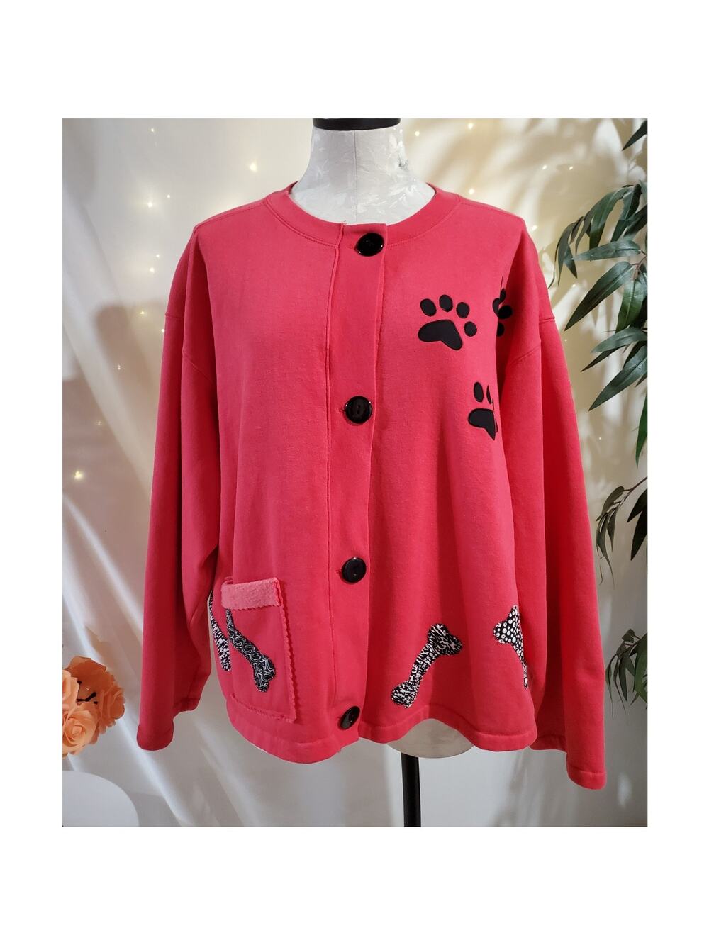 Vtg Tracey Designs Button Dog Cardigan Sweatshirt Size L Pockets Artsy Red Paws